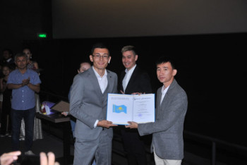 Фотография к новости: Состоялась премьера первого костанайского полнометражного фильма "Кім кінәлі?"