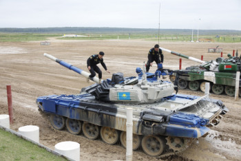 Фотография к новости:  Президент Казахстана поздравил военных с успешным выступлением на АрМИ-2019