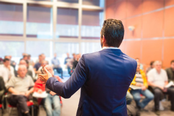 Фотография к новости: Плюсы от назначения ректоров по конкурсу перечислил министр образования