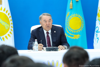 Фотография к новости: Назарбаев: Для демократии, о которой все орут, необходимо развитое общество 