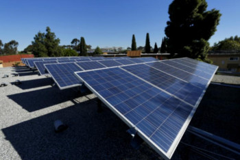 Фотография к новости: Солнечные батареи Tesla стали причиной нескольких пожаров в США