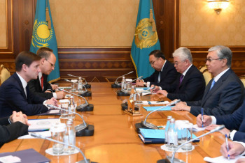 Фотография к новости: Токаев принял заместителя госсекретаря США