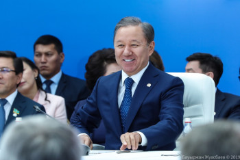 Фотография к новости: Назарбаев предложил Нигматулину еще одну должность