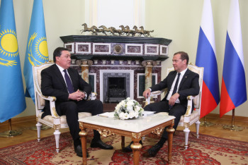 Фотография к новости: Аскар Мамин встретился с Дмитрием Медведевым в Татарстане