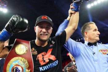 Фотография к новости: Боксер Ковалев победил небитого британца нокаутом и защитил титул чемпиона мира