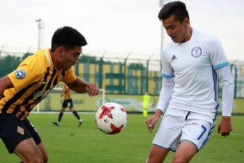 Фотография к новости: Казахстанский футболист забил гол ударом со своей половины поля