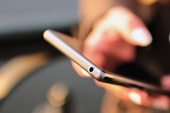 Фотография к новости: Как снизить вред для здоровья от использования гаджетов 