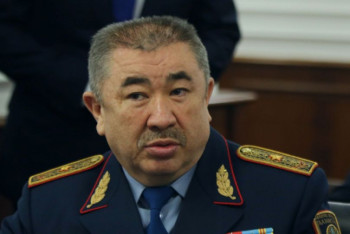 Фотография к новости: Тургумбаеву пожаловались на призыв известного политолога об "уничтожении" сторонников ЛГБТ