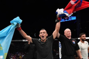 Фотография к новости: Дамир Исмагулов отжиманиями отметил победу