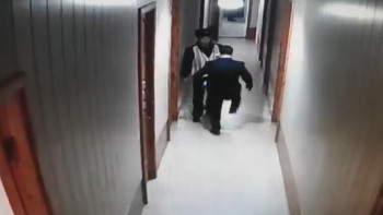 Фотография к новости: Начальник управления полиции пнул подчиненного в Костанайской области