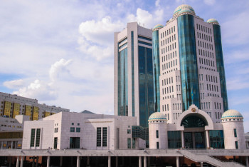 Фотография к новости: Новые депутаты Мажилиса принесли присягу