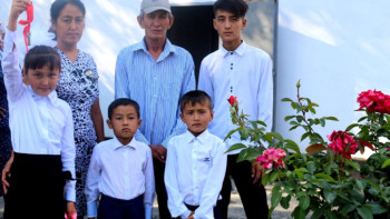 Фотография к новости: Бизнесмены подарили дом многодетной семье в Алматинской области