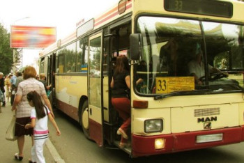 Фотография к новости: Дорогу перекрыли жители Семея 