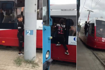 Фотография к новости: Вцепился в трамвай и прокатился: "подростка - паука" разыскивает полиция Павлодара