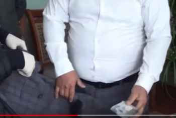 Фотография к новости: 150 тысяч тенге требовал директор школы за устройство технички  в Туркестанской области