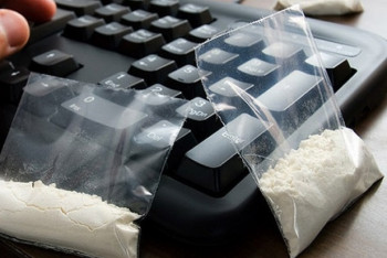 Фотография к новости: За продажу наркотиков онлайн будут давать 15 лет тюрьмы