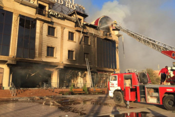 Фотография к новости: ЧП в элитном отеле Туркестана: Четыре пожарных попали в больницу 
