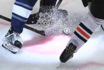 Фотография к новости: Капитан "Номада" жёстко побил форварда "Югры"