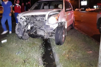 Фотография к новости: Внедорожник сбил ловивших такси в Алматы: скончались парень и девушка