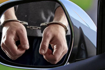 Фотография к новости:  Мужчина, признанный виновным в краже зеркал у Баландина, снова задержан в Алматы