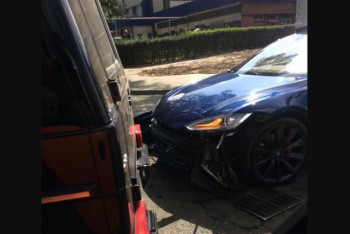 Фотография к новости: Видео аварии с участием электромобиля "Tesla" появилось в Алматы