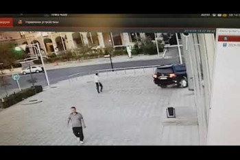 Фотография к новости: Внедорожник провалился под брусчатку в Актау