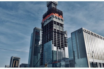 Фотография к новости: Строители "Абу-Даби Плаза" пожаловались на незаконное массовое увольнение