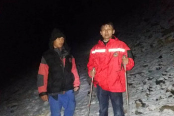 Фотография к новости: Собака помогла найти туриста, потерявшегося в горах Алматы