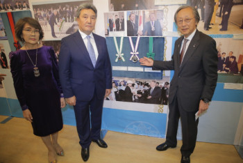 Фотография к новости: Фондовая выставка Елбасы открылась в Токио