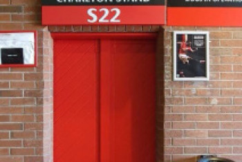 Фотография к новости: Болельщикам "Астаны" выделили трибуну имени Бобби Чарльтона на Old Trafford 