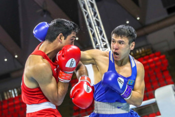 Фотография к новости: Турсынбай Кулахмет выиграл бронзу на ЧМ по боксу