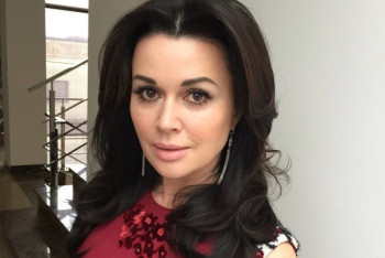 Фотография к новости: Анастасию Заворотнюк перевели из реанимации в обычную палату