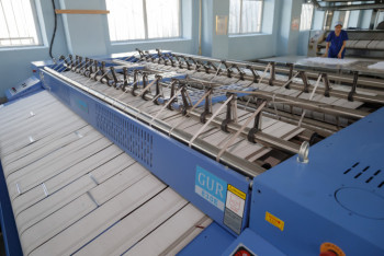 Фотография к новости: Как готовят постельное белье для поездов