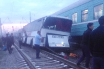 Фотография к новости: Пострадавших в ДТП с поездом сестер транспортировали в больницу Алматы