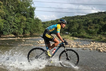 Фотография к новости: Шакир Адилов стал первым на турнире по маунтинбайку в Турции