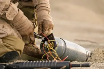 Фотография к новости: Глава Минобороны рассказал о состоянии военнослужащих, пострадавших от взрыва в Арыси