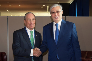 Фотография к новости: Токаев призвал Майкла Блумберга сотрудничать с МФЦА