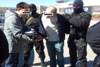 Фотография к новости: Сотрудник "Казахалтына" продавал взрывчатку "чёрным" старателям