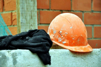 Фотография к новости: Рабочий упал с высоты и разбился насмерть в Павлодаре