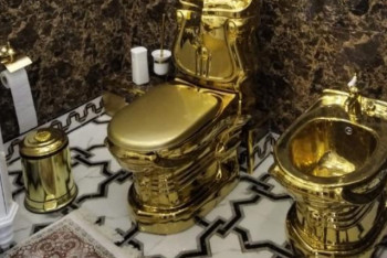 Фотография к новости: Дом с золотым унитазом стоимостью в 1,4 млрд тенге выставлен на продажу в Нур-Султане