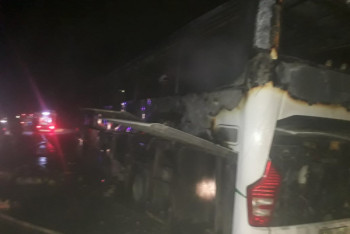 Фотография к новости: Пассажирский автобус сгорел на трассе в Туркестанской области 