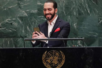 Фотография к новости: Президент Сальвадора начал свое выступление в ООН с селфи 