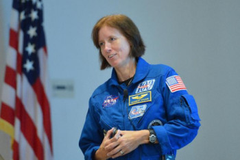 Фотография к новости: Астронавт NASA Шэннон Уокер посетит Алматы