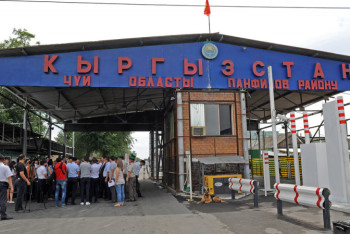 Фотография к новости: Погранслужба Кыргызстана прокомментировала конфликт на погранпосту с Казахстаном