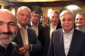 Фотография к новости: Премьер-министр Армении опубликовал селфи с Токаевым