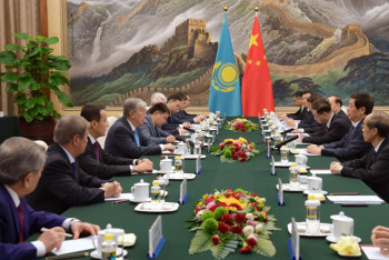 Фотография к новости: Токаев и Ли Чжаньшу обсудили вопросы межпарламентского взаимодействия РК и КНР