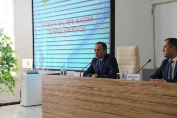 Фотография к новости: Аким Жамбылской области встретился со студенческой молодежью 