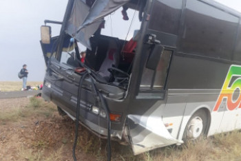 Фотография к новости: Автобус со школьниками съехал в кювет в Алматинской области, есть пострадавшие