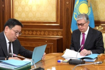 Фотография к новости: Токаев принял главу Нацбанка РК