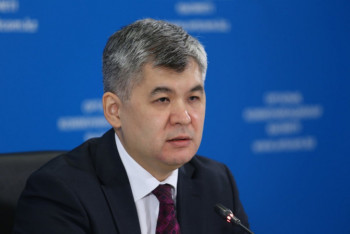 Фотография к новости: Мы не считаем, что лишаем кого-то возможности - Биртанов ответил на жалобы медиков-резидентов